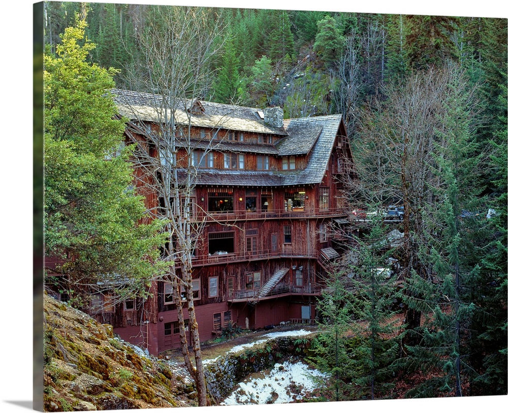 View of chalet in a forest, Oregon Caves National Monument and Preserve, Siskiyou National Forest, Josephine County, Orego...