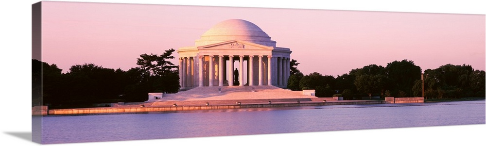 Washington DC, Jefferson Memorial, Building at the waterfront