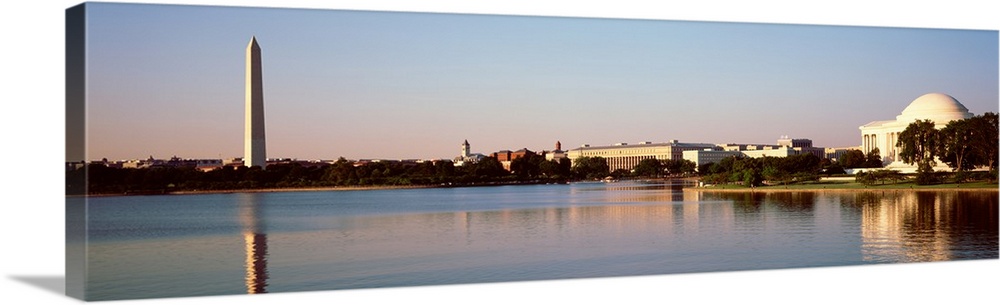 Washington DC, Washington Monument and Jefferson Memorial, Reflection of buildings in the river