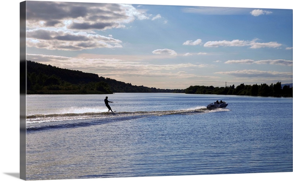 Water Ski ing on the River Suir, Fiddown, County Kilkenny, Ireland