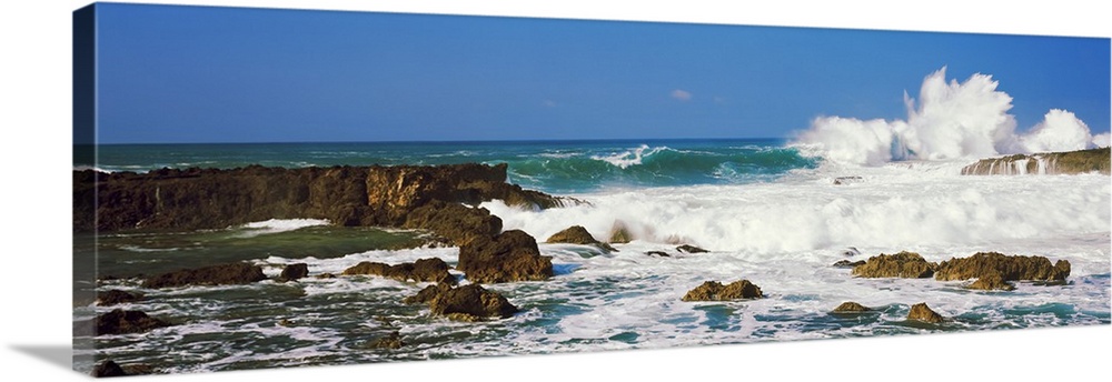 Waves breaking at rocks, Hawaii