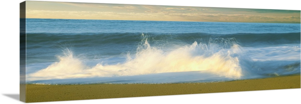 Waves breaking on the beach, Playa La Cachora, Todos Santos, Baja California Sur, Mexico.