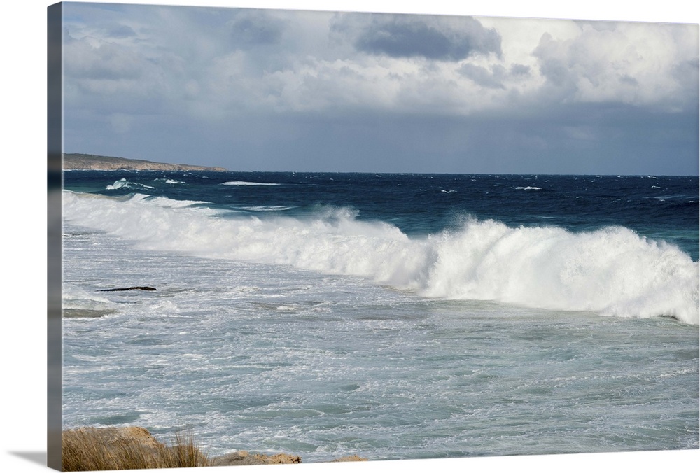 Waves crashing on the beach, Southern Ocean Lodge, Kangaroo Island, Australia