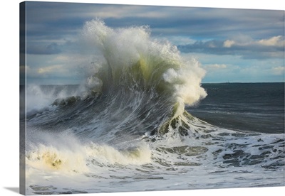 Waves in the Pacific Ocean, San Pedro, Los Angeles, California