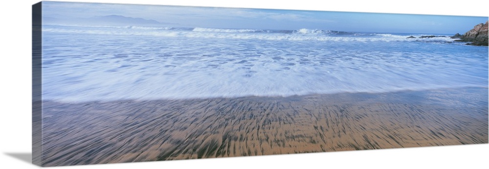 Waves on the beach, Playa Los Cerritos, Cerritos, Baja California Sur, Mexico.