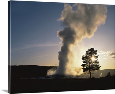 Wyoming, Yellowstone National park, Old Faithful, Steam and water erupting from the thermal pool