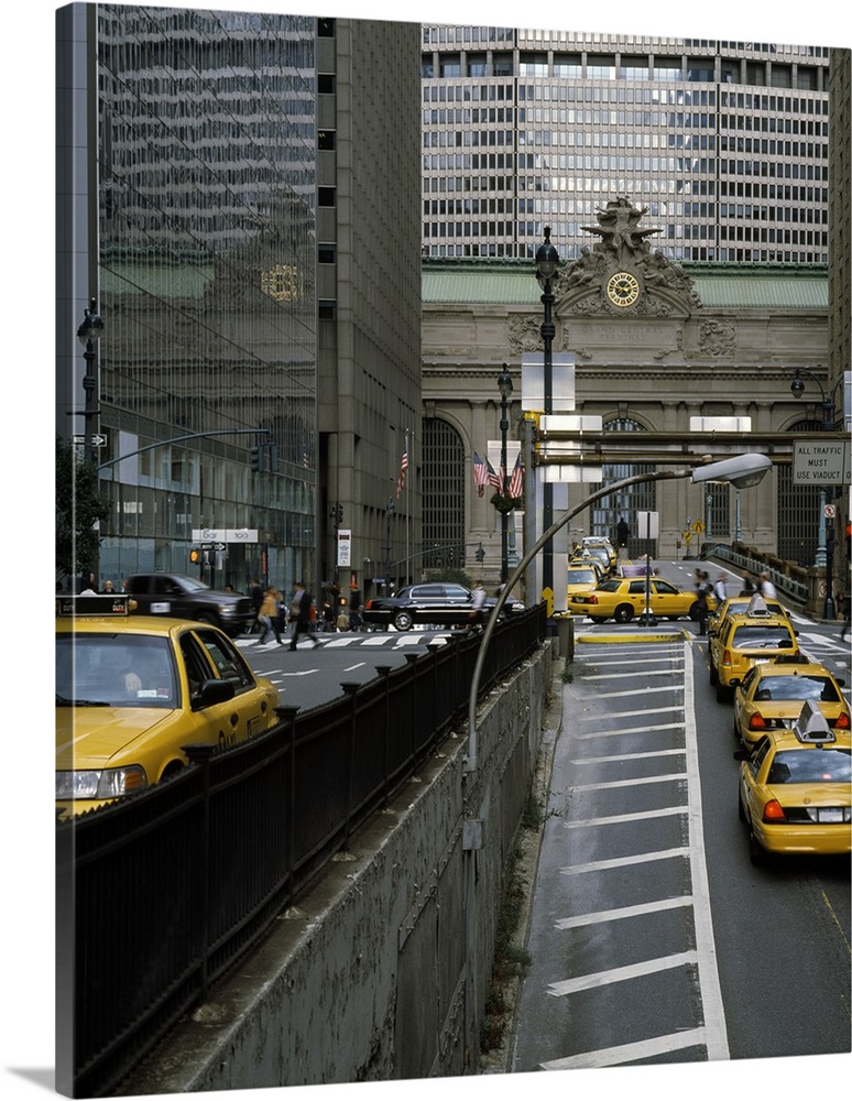 Yellow taxis on road viewed from Park Avenue Tunnel, Grand Central Terminal, Manhattan, New York City, New York State, USA