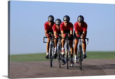 Road cycling team competing