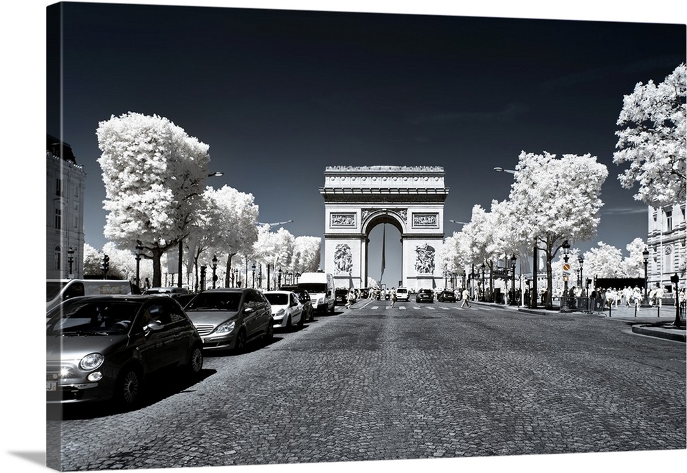 A view of the Arc de Triomphe in Paris with selective coloring. From the "Another Look" series.