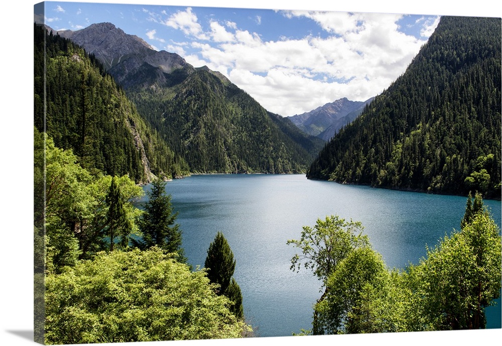 Beautiful Lake in the Jiuzhaigou National Park, China 10MKm2 Collection.
