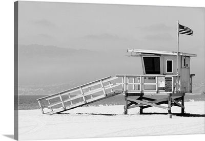 Black And White California Collection - L.A Lifeguard Tower