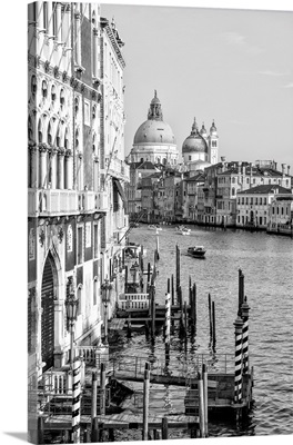 Black Venice - Navigate The Grand Canal