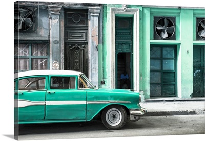 Cuba Fuerte Collection - Old Classic American Green Car