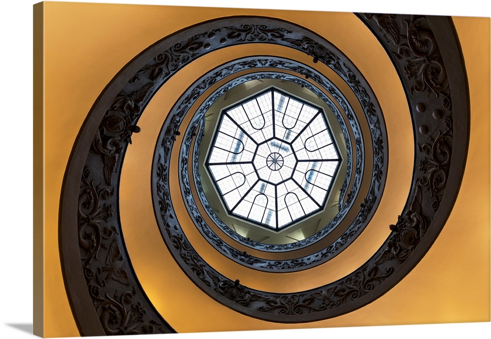 It's the modern "Bramante" spiral stairs of the Vatican Museums in the Vatican City State.