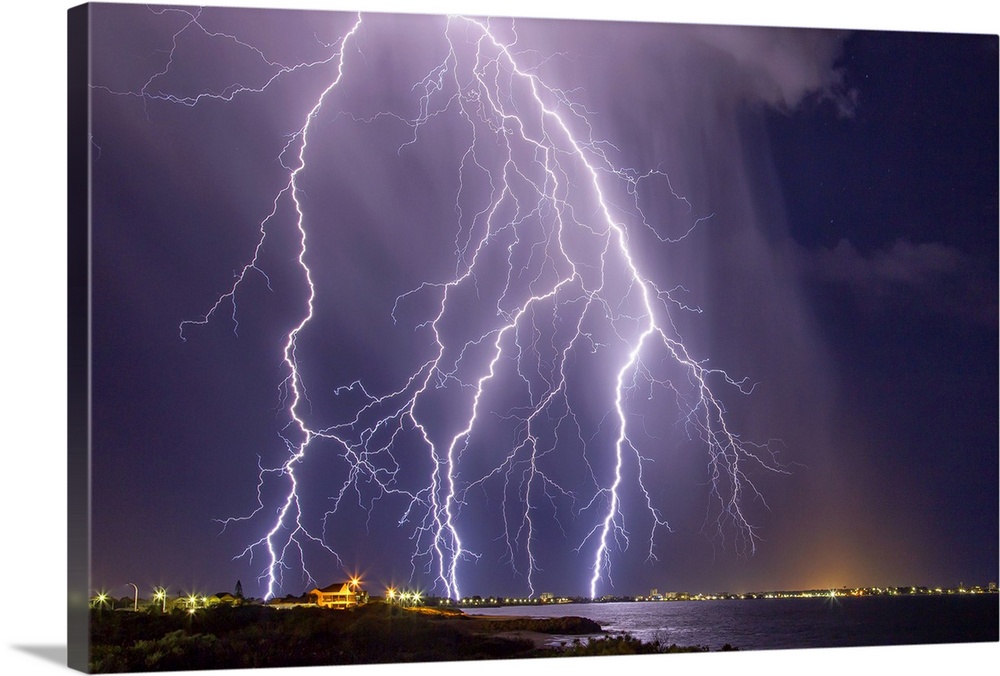 High Based storm passing over Mandurah, Western Australia.