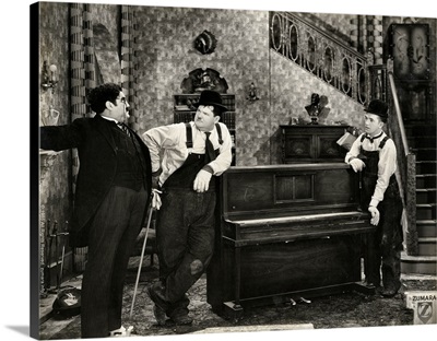 Laurel and Hardy B&W Music Box 2