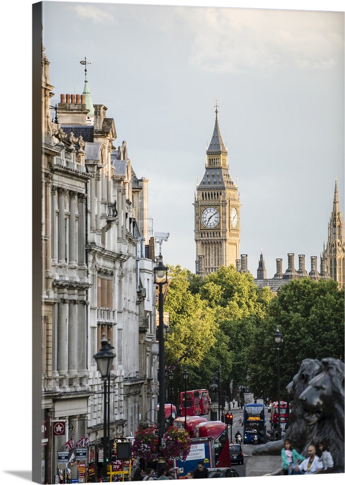 Photograph taken from Trafalgar Square with the lions blurred in the foreground and Big Ben in the background.