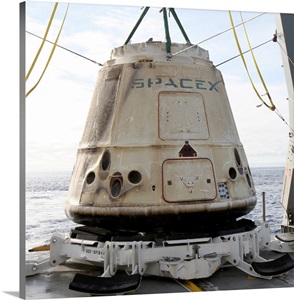 CRS-10 Dragon Capsule, Pacific Ocean image thumbnail
