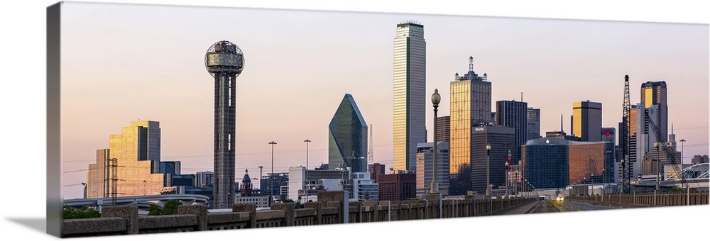 The city of Dallas, Texas at sunset.