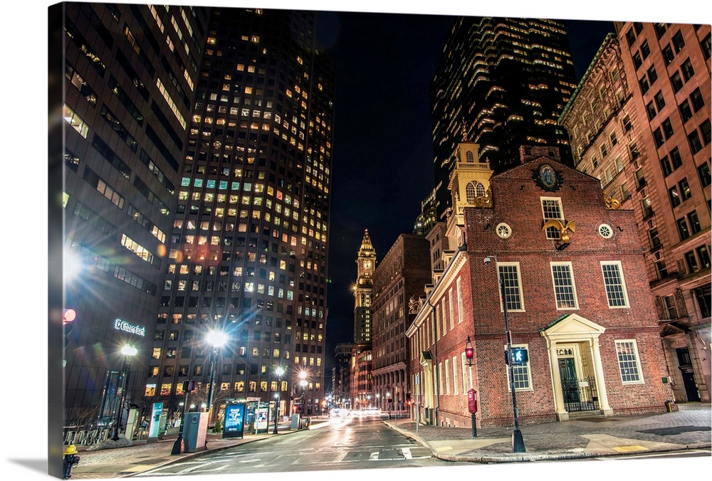 Photo of the historic building, Old State House in Boston, Massachusetts.