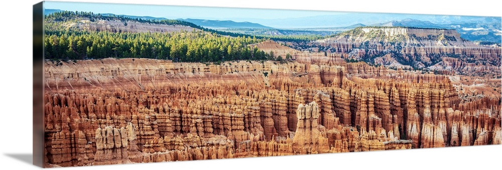 Stunning view of the hoodoos in Bryce Canyon Amphitheater, seen from Inspiration Point, Bryce Canyon National Park, Utah.