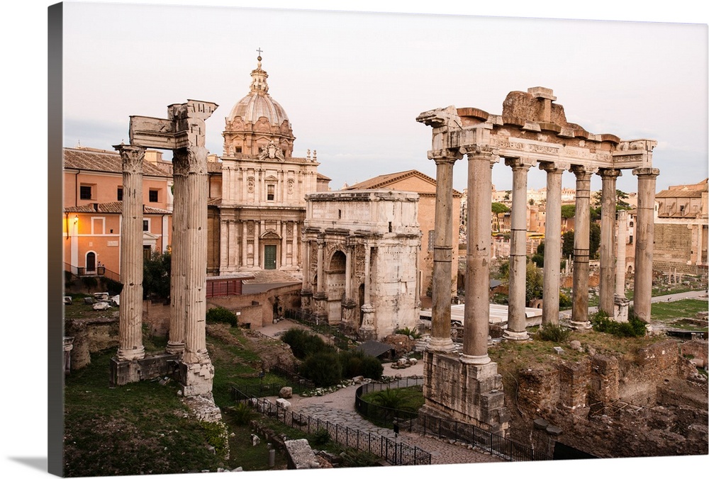 Photograph of the ruins at the Roman Forum.
