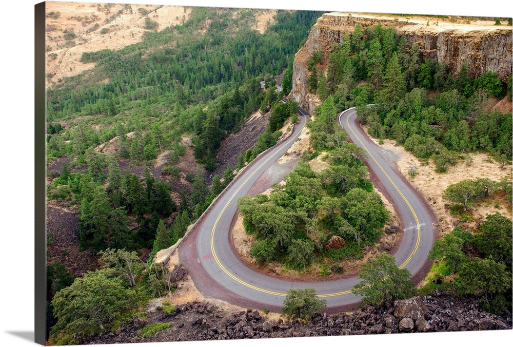 View of a horseshoe bend in the road, Portland, Oregon.