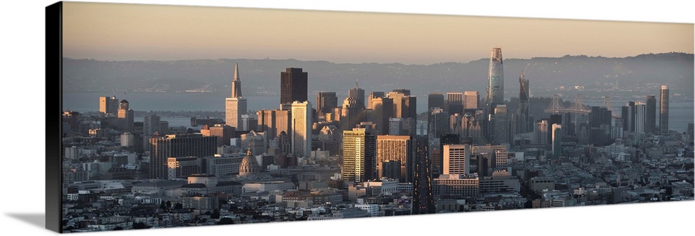 Panoramic photograph of the San Francisco skyline close to sunset.