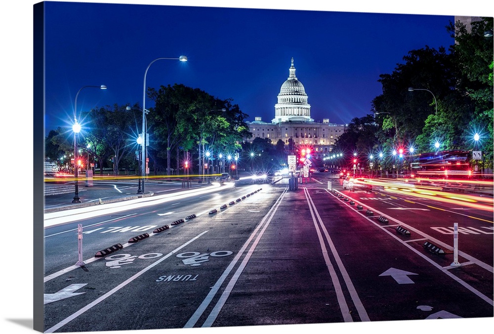 Streetview of the US Capitol Building at night in Washington DC.