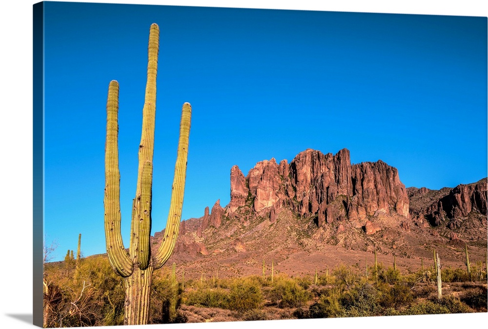 View of Superstition Mountains in Phoenix, Arizona.