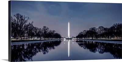 Washington Monument in Washington, DC at Night