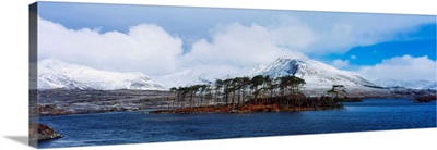 Derryclare Lough, Connemara, Co Galway, Ireland