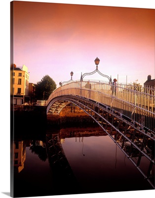 Ha'penny Bridge, River Liffey, Dublin, Co Dublin, Ireland