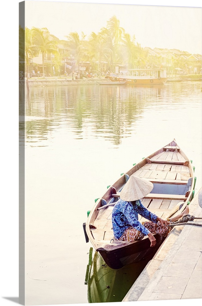 A boat driver in a conical hat in Hoi An, Vietnam, Indochina, Southeast Asia, Asia