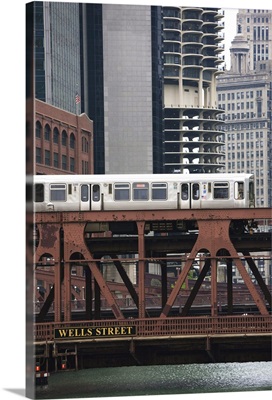 An El train on the Elevated train system crossing Wells Street Bridge, Chicago, Illinois