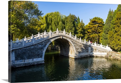 Arched Bridge On Kunming Lake At Yihe Yuan, The Summer Palace, Beijing, Asia