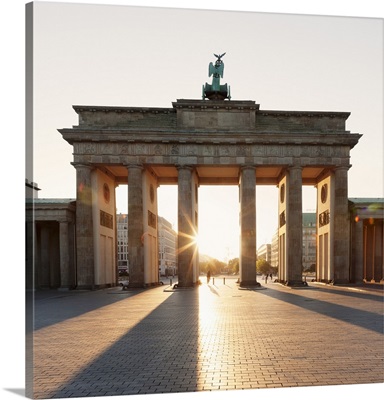 Brandenburg Gate at sunrise, Platz des 18 Marz, Berlin Mitte, Berlin, Germany