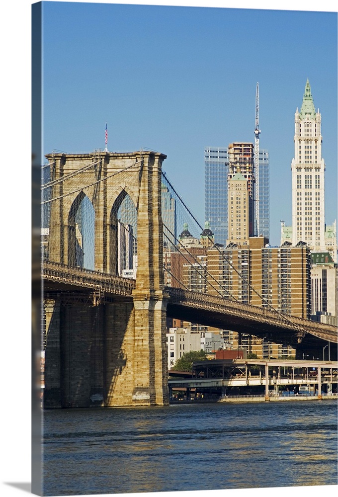 Brooklyn Bridge and Manhattan skyline, New York City, New York, USA