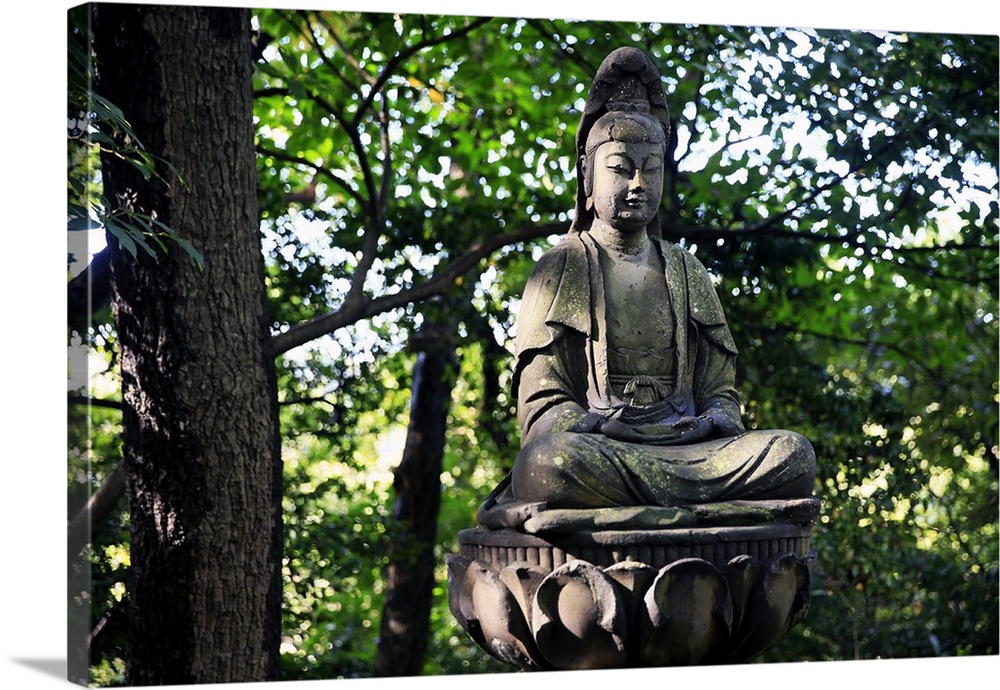 Buddha in the Sankeien Garden, Yokohama, Tokyo, Japan, Asia