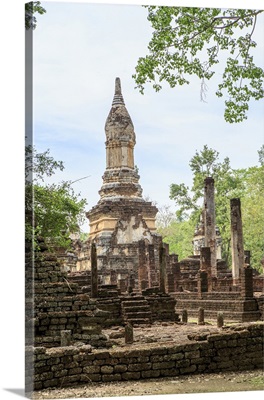 Buddhist chedi and temple in Si Satchanalai Historical Park, Sukhothai, Thailand