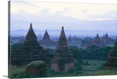 Buddhist temples at dawn, Bagan (Pagan) archaeological site, Myanmar (Burma)