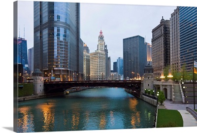 Buildings along Wacker Drive and the Chicago River, Chicago, Illinois