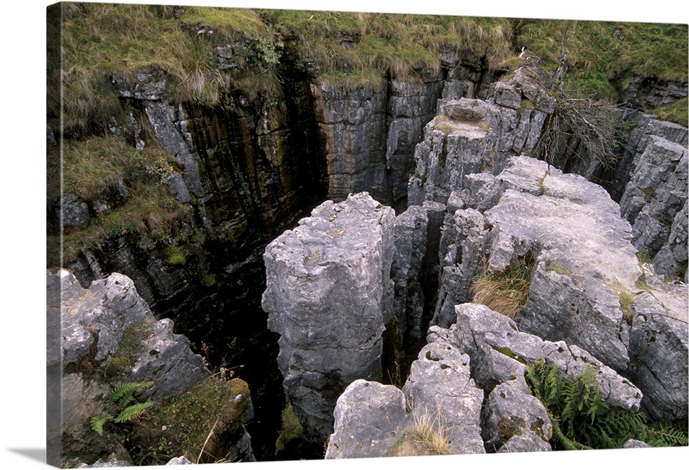 Buttertubs potholes, Yorkshire Dales National Park, Yorkshire, England, UK