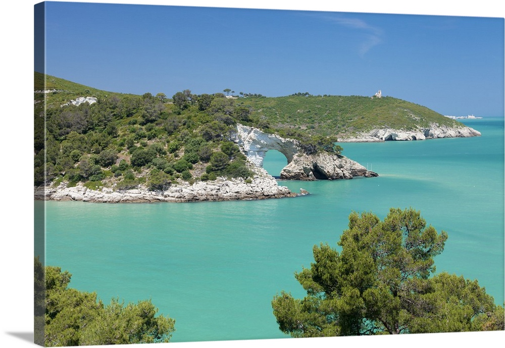 Cala San Felice bay with Architiello di San Felice rock arch, Gargano, Foggia Province, Puglia, Italy, Mediterranean, Europe