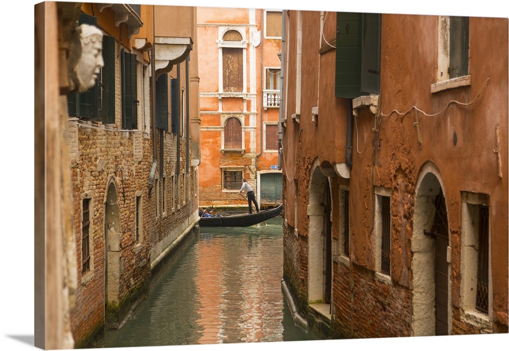 Canal and gondolier, Venice, UNESCO World Heritage Site, Veneto, Italy, Europe