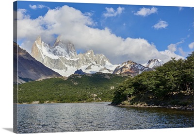 Capri Lagoon with Monte Fitz Roy in the background, Patagonia, Argentina