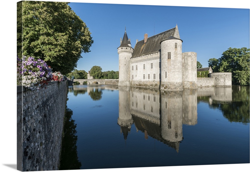 Castle and its moat, Sully-sur-Loire, Loiret, Centre, France