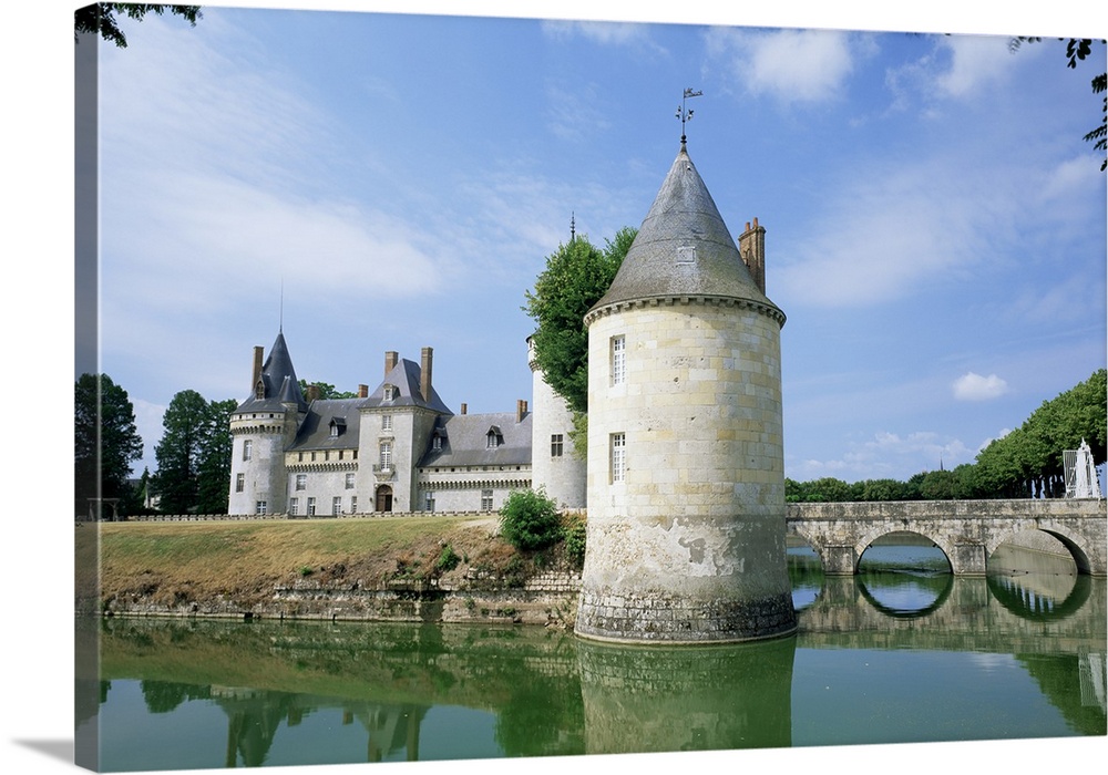 Chateau Sully-sur-Loire, Loire Valley, Centre, France, Europe