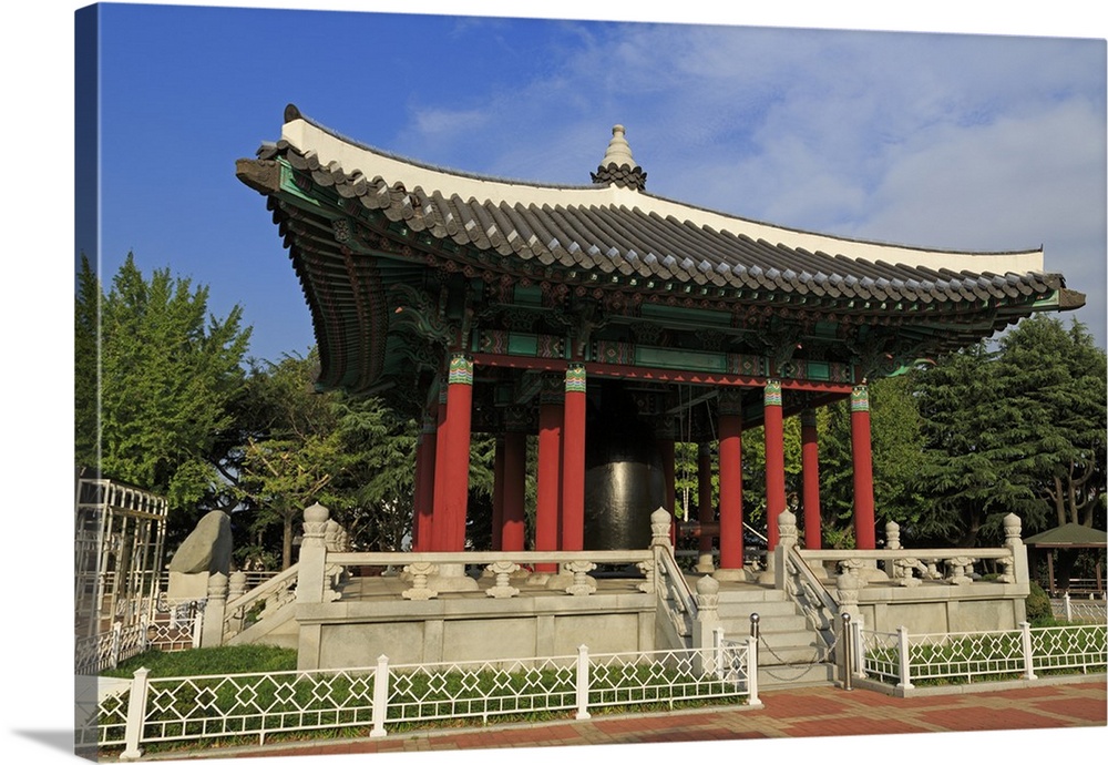 Citizen's Bell Pavillion, Yongdusan Park, Busan, South Korea, Asia