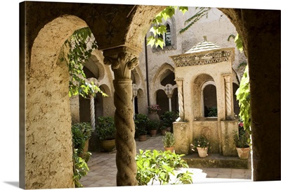 Cloister at Villa Cimbrone, Ravello, Campania, Italy, Europe